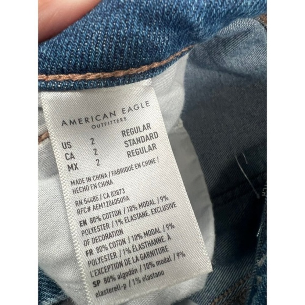 American Eagle Distressed Mom Jeans Womens 2 Blue Ripped High Rise Raw Hem - Picture 6 of 8